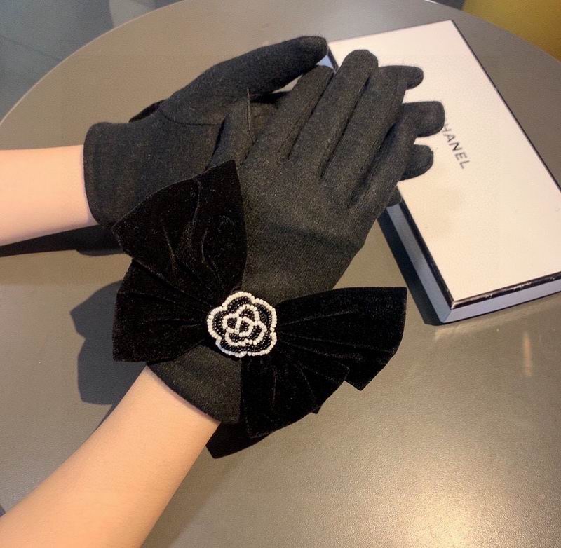 Chanel gloves hm81